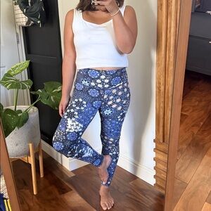 Aerie‎ Move High Waisted Blue Geometric Legging. Size S